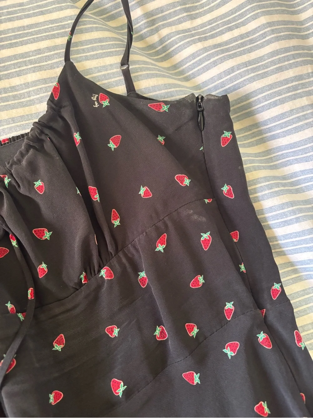 Realisation Par Inez Dress in Black Strawberry - Picture 4 of 6